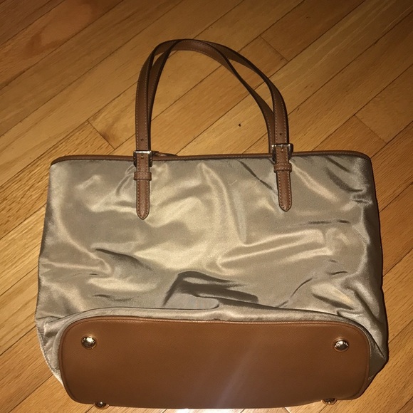 Beautiful Michael Kors purse tote bag - Picture 3 of 14